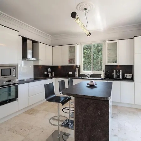 Charming Villa With Garden & Sea Breeze Antibes Getaway